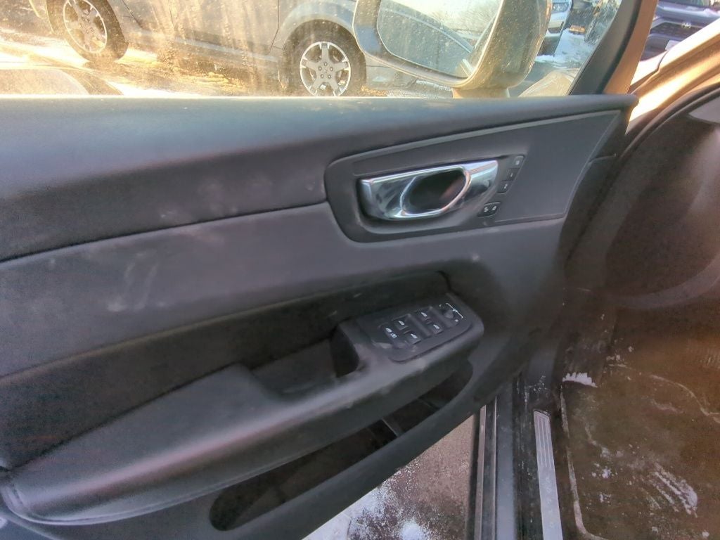 2019 Volvo XC60 T5 Momentum