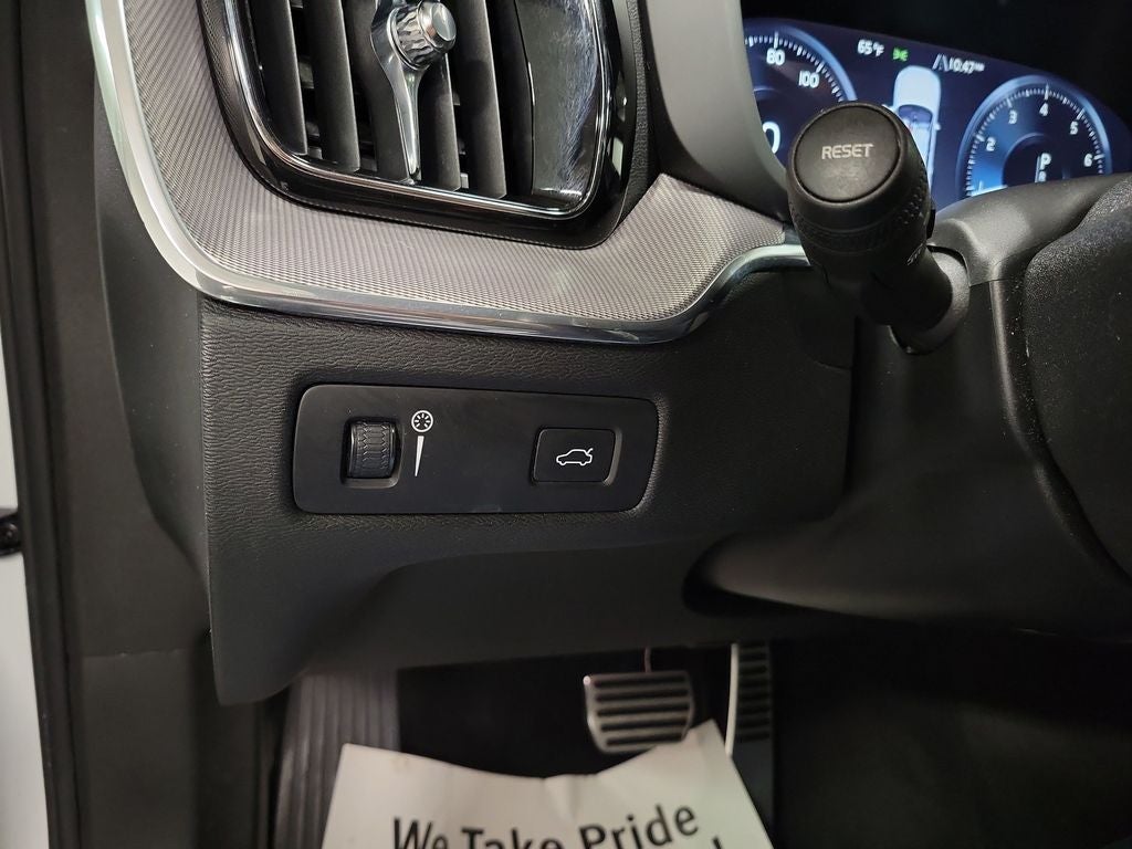 2019 Volvo XC60 T5 R-Design