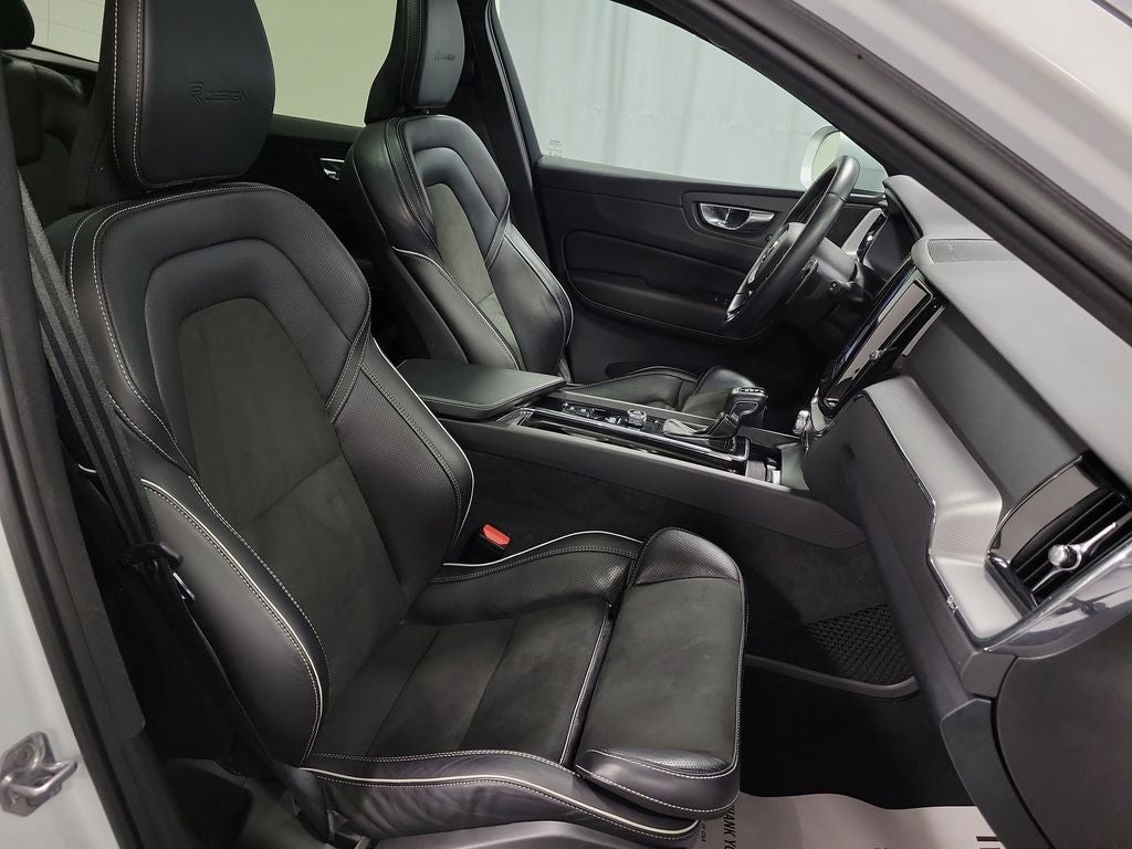 2019 Volvo XC60 T5 R-Design
