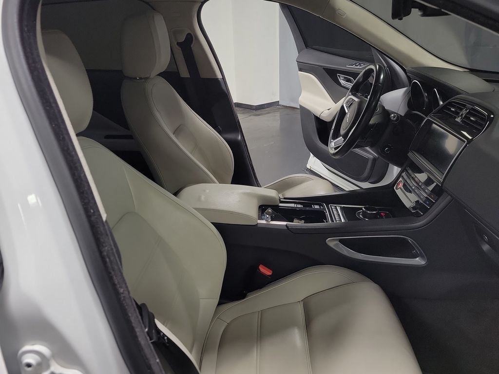 2020 Jaguar F-PACE 30t Prestige