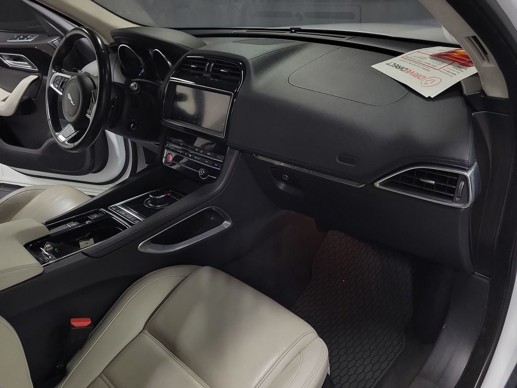 2020 Jaguar F-PACE 30t Prestige