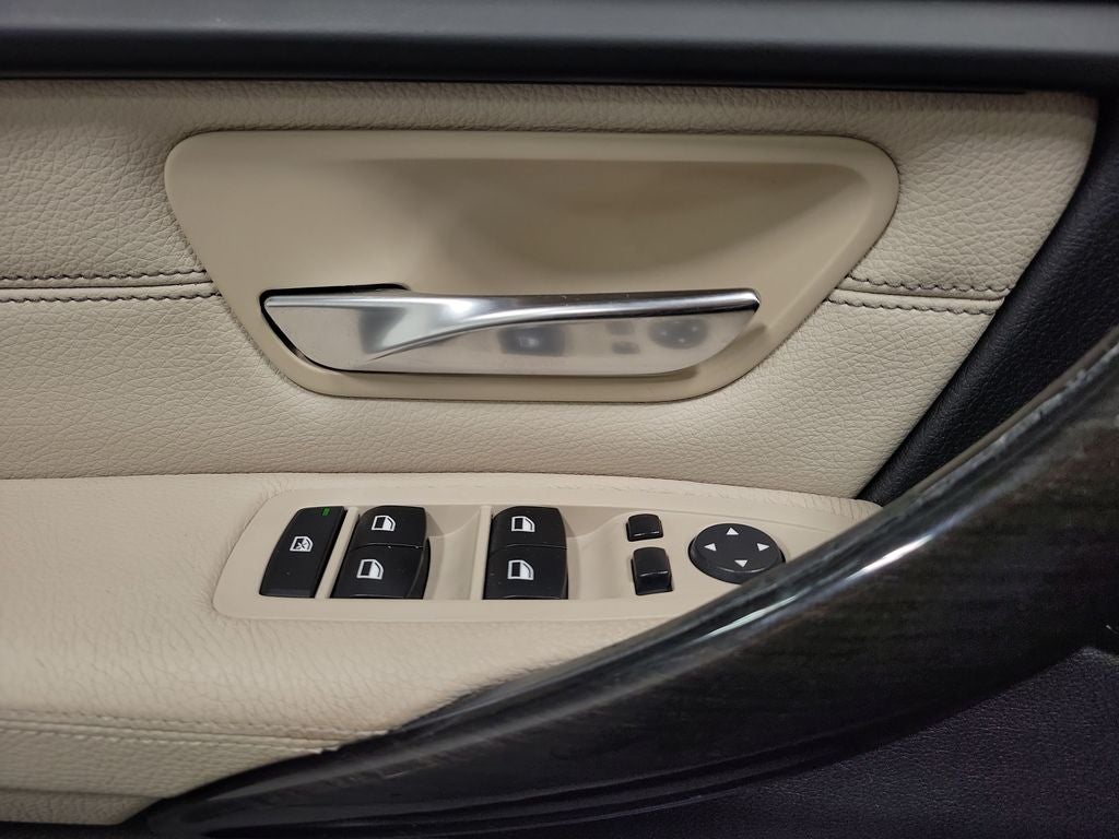 2015 BMW 3 Series 320i