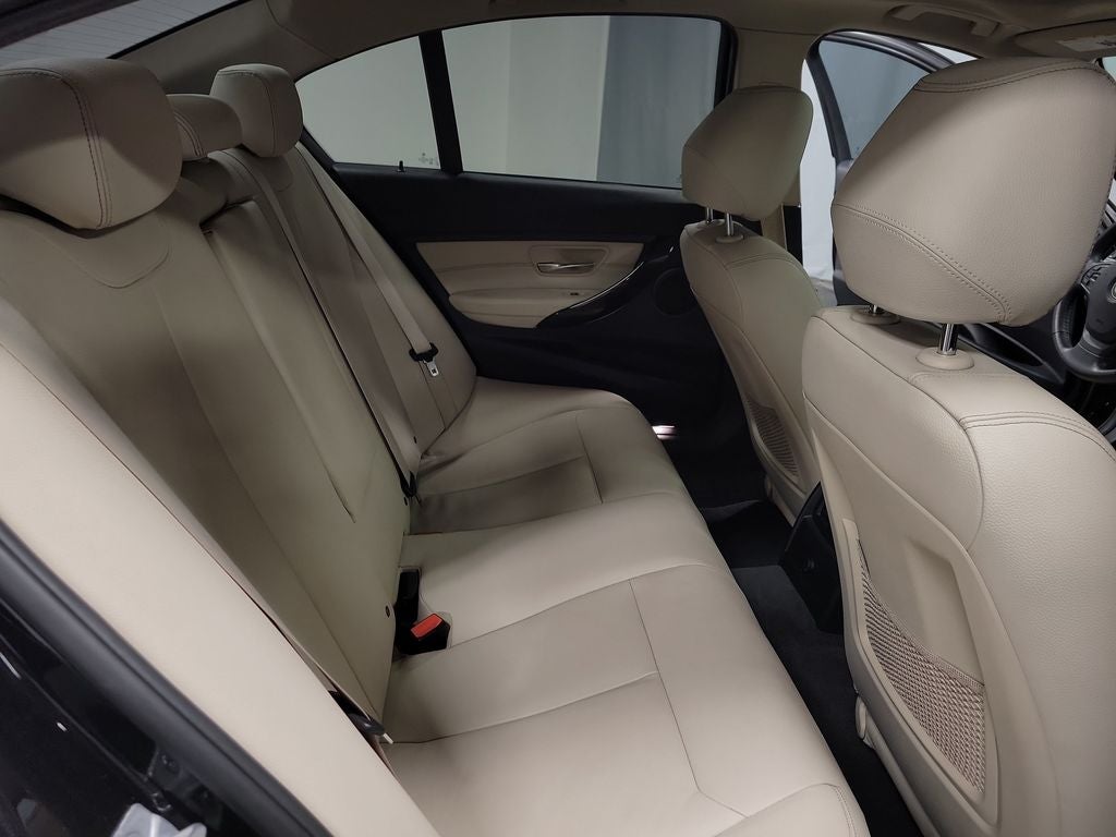 2015 BMW 3 Series 320i