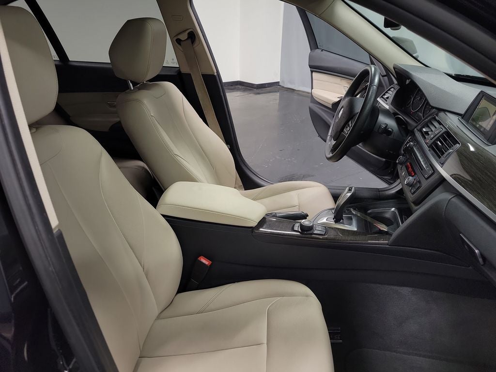 2015 BMW 3 Series 320i