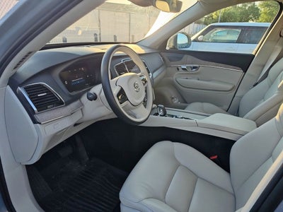 2024 Volvo XC90 B6 Plus Bright Theme