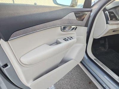 2024 Volvo XC90 B6 Plus Bright Theme