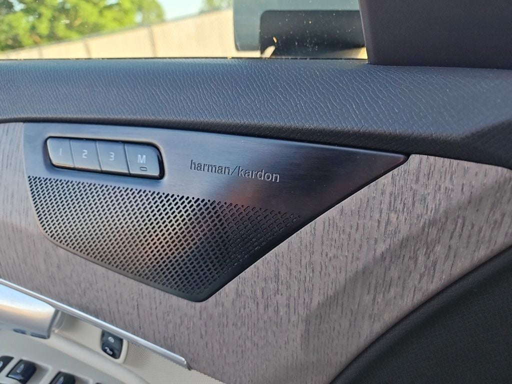 2024 Volvo XC90 B6 Plus Bright Theme