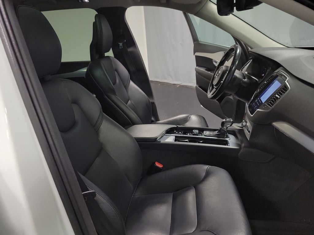 2018 Volvo XC90 T5 Momentum