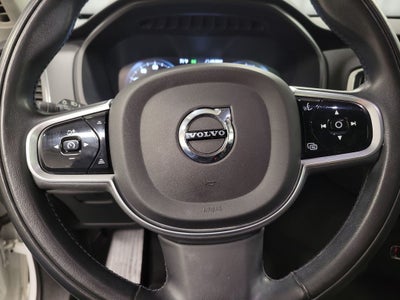 2022 Volvo XC90 T5 Momentum