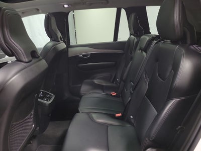 2022 Volvo XC90 T5 Momentum