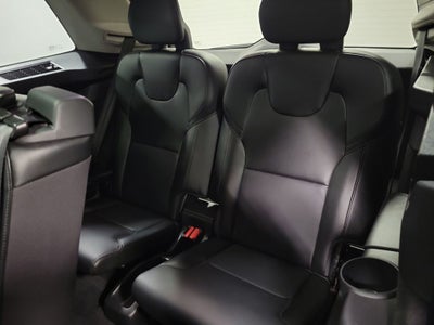 2022 Volvo XC90 T5 Momentum