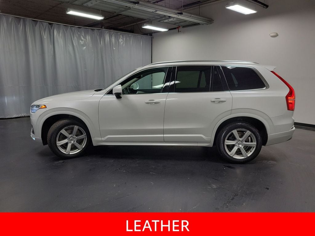 2022 Volvo XC90 T5 Momentum