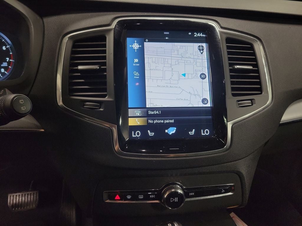 2022 Volvo XC90 T5 Momentum