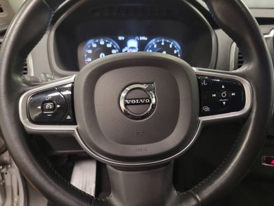 2022 Volvo XC90 T5 Momentum