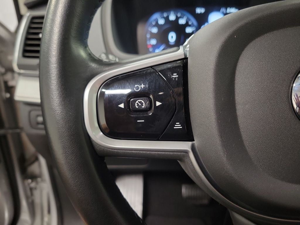 2022 Volvo XC90 T5 Momentum