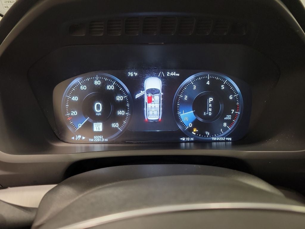 2022 Volvo XC90 T5 Momentum