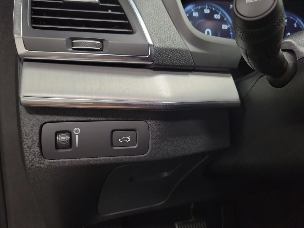 2022 Volvo XC90 T5 Momentum