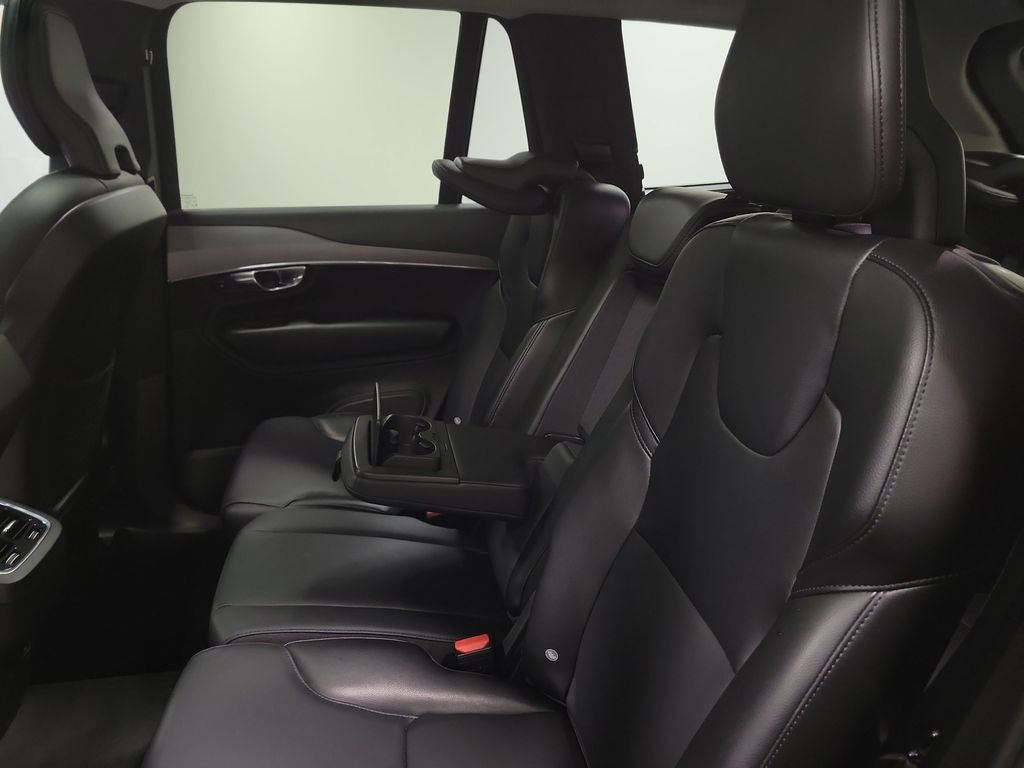 2022 Volvo XC90 T5 Momentum
