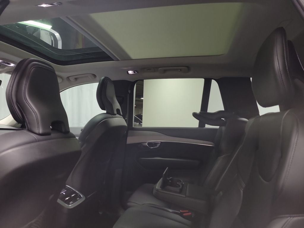 2022 Volvo XC90 T5 Momentum