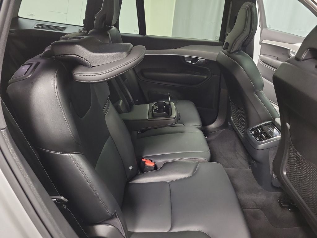 2022 Volvo XC90 T5 Momentum