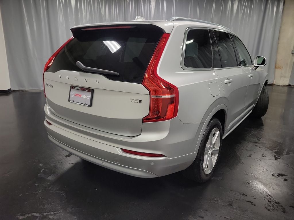 2022 Volvo XC90 T5 Momentum