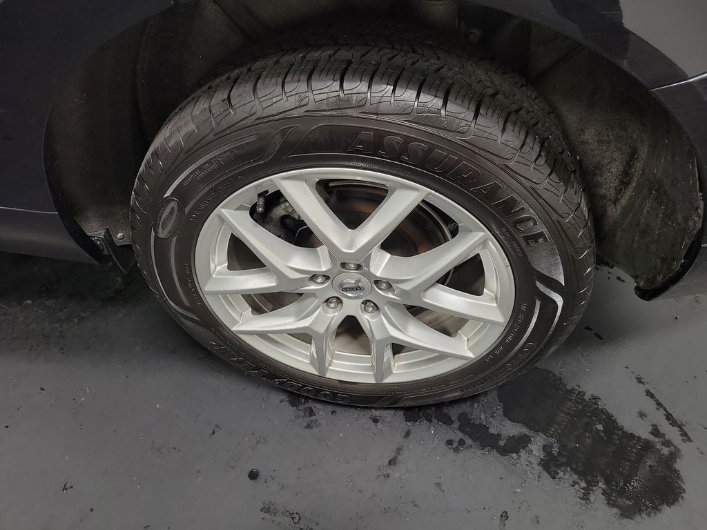 2021 Volvo XC60 T5 Momentum