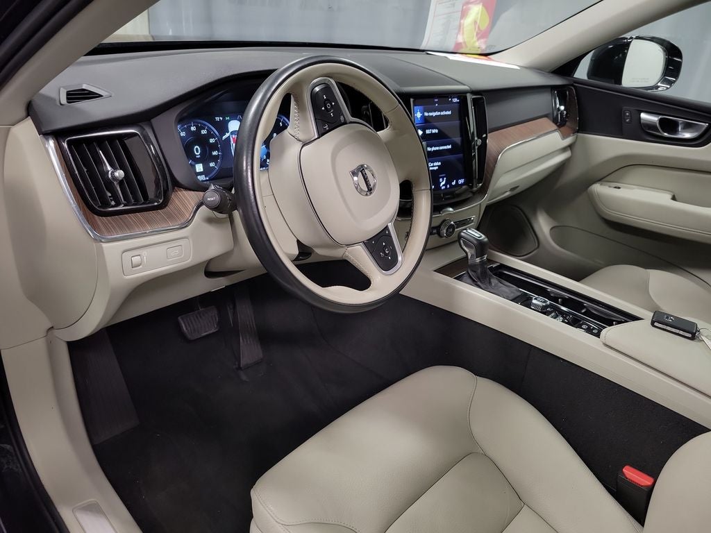 2021 Volvo XC60 T5 Momentum