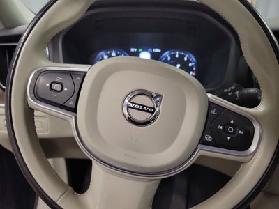 2021 Volvo XC60 T5 Momentum