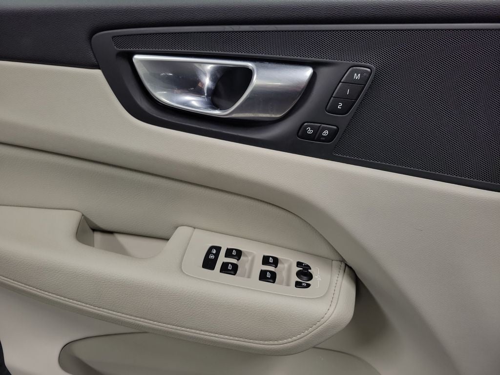 2021 Volvo XC60 T5 Momentum