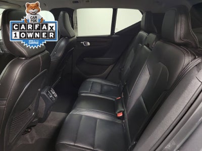 2019 Volvo XC40 Momentum