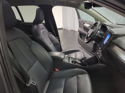 2019 Volvo XC40 Momentum