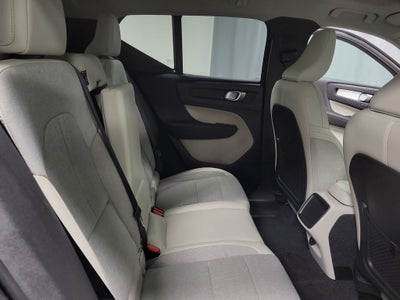 2020 Volvo XC40 Momentum