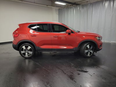 2019 Volvo XC40 Momentum