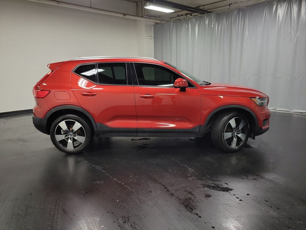 2019 Volvo XC40 Momentum
