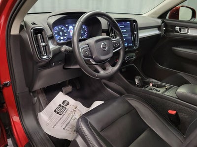 2019 Volvo XC40 Momentum