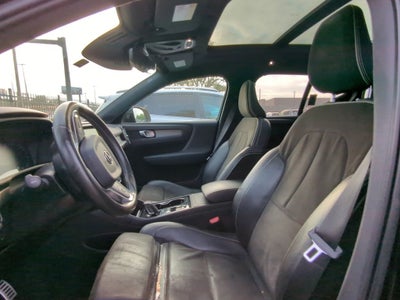 2019 Volvo XC40 R-Design