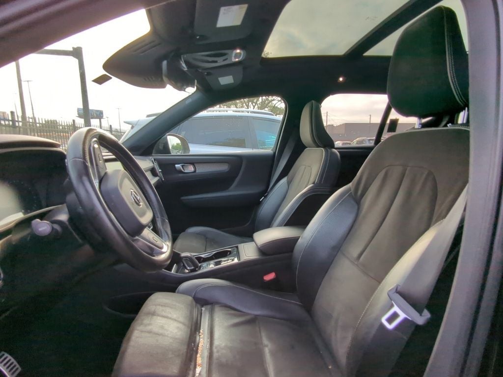 2019 Volvo XC40 R-Design