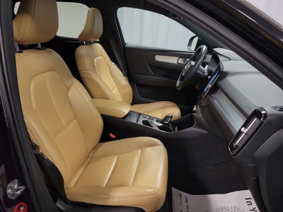 2019 Volvo XC40 Momentum