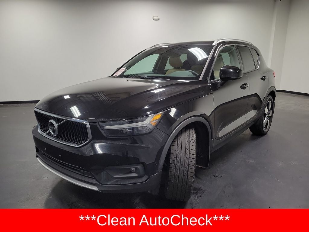 2019 Volvo XC40 Momentum