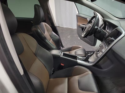 2017 Volvo XC60 T5 Dynamic