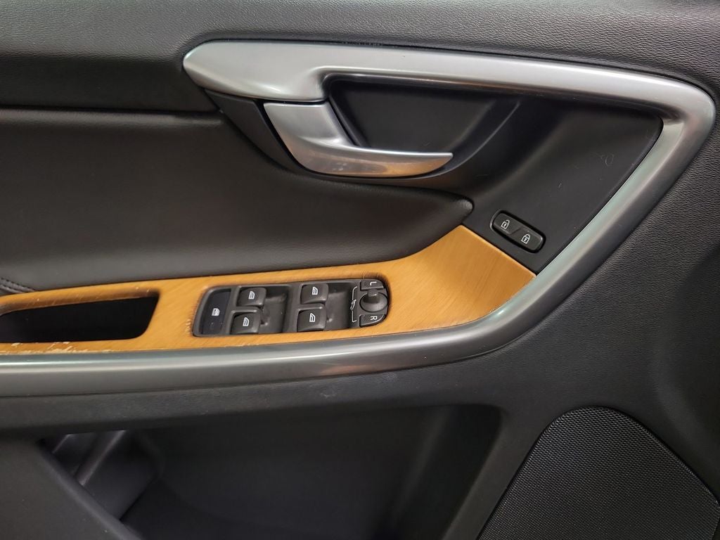 2017 Volvo XC60 T5 Inscription