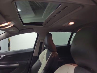 2017 Volvo V60 Cross Country T5