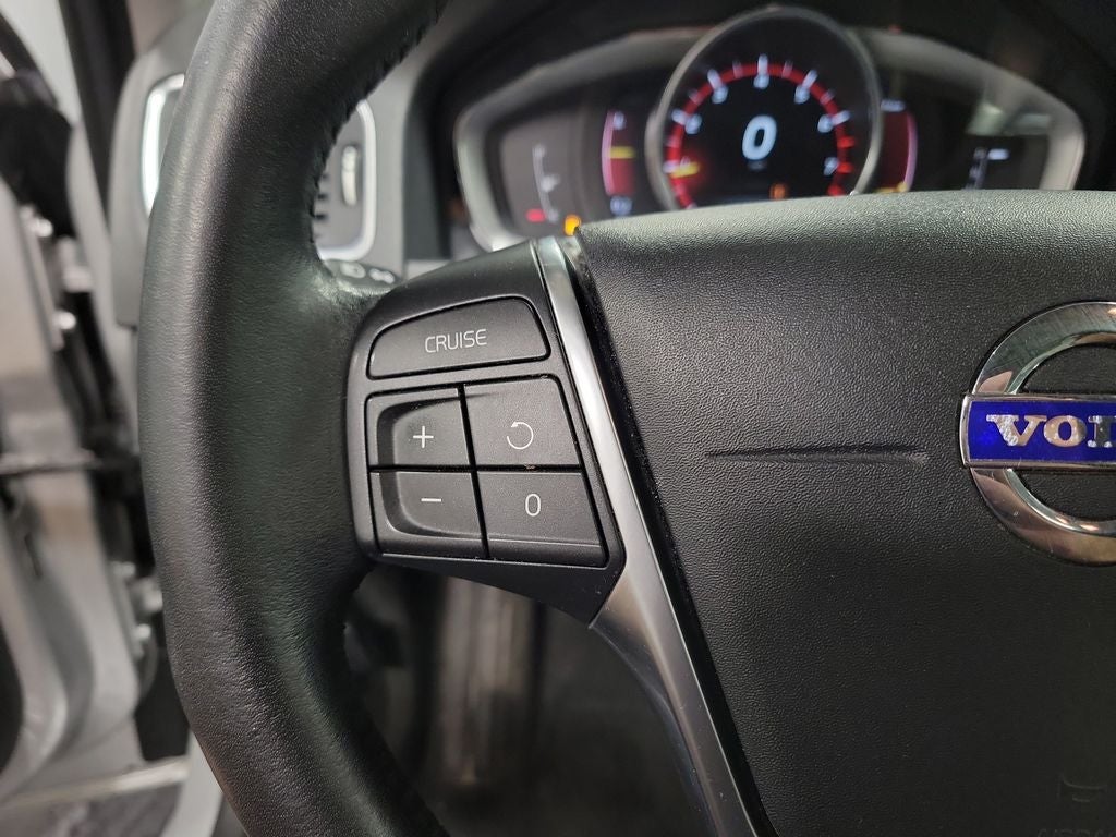 2017 Volvo V60 Cross Country T5