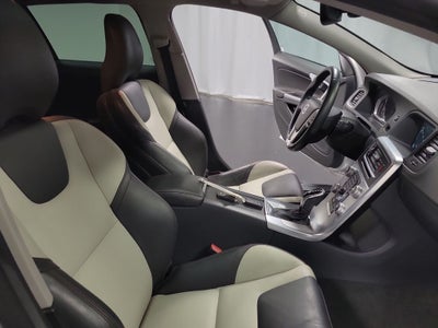 2017 Volvo V60 Cross Country T5