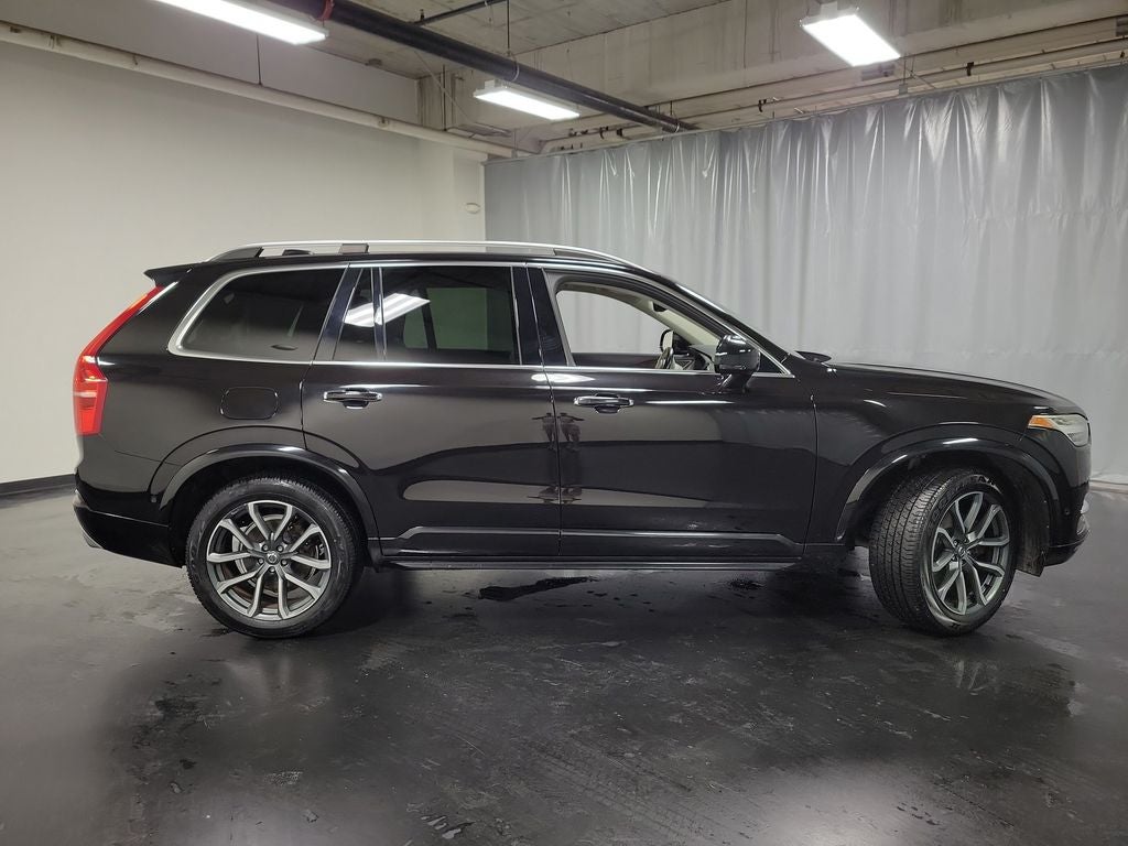 2017 Volvo XC90 T6 Momentum