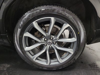 2017 Volvo XC90 T6 Momentum