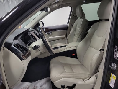 2017 Volvo XC90 T6 Momentum