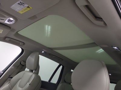 2017 Volvo XC90 T6 Momentum