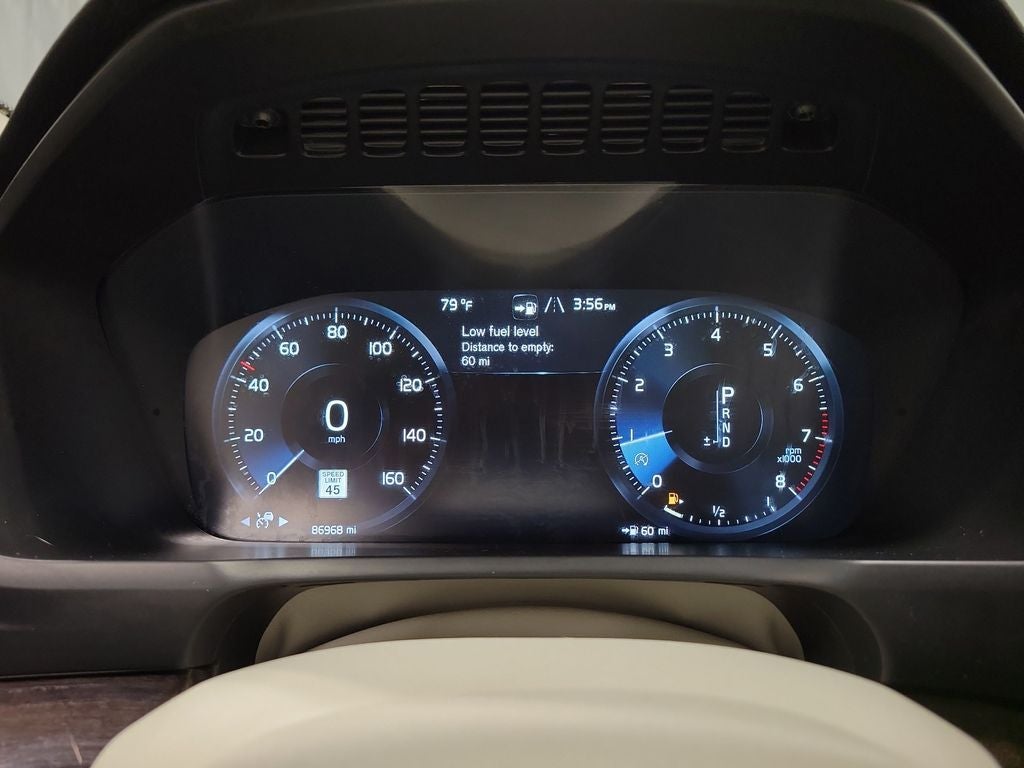 2017 Volvo XC90 T6 Momentum
