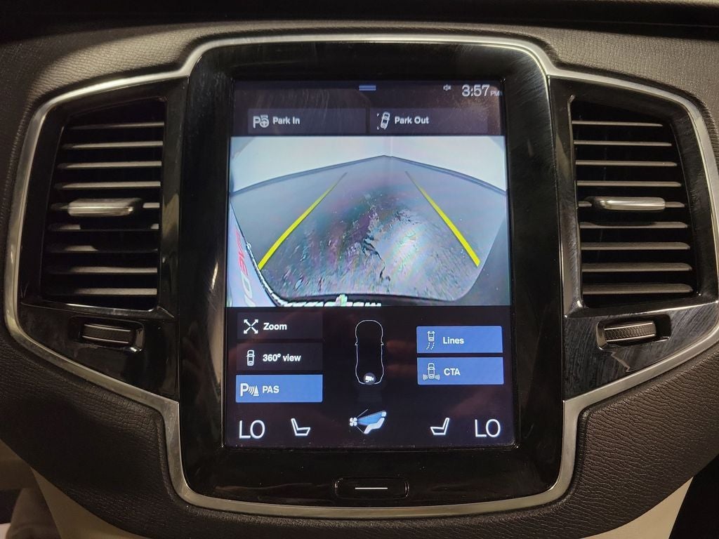 2017 Volvo XC90 T6 Momentum